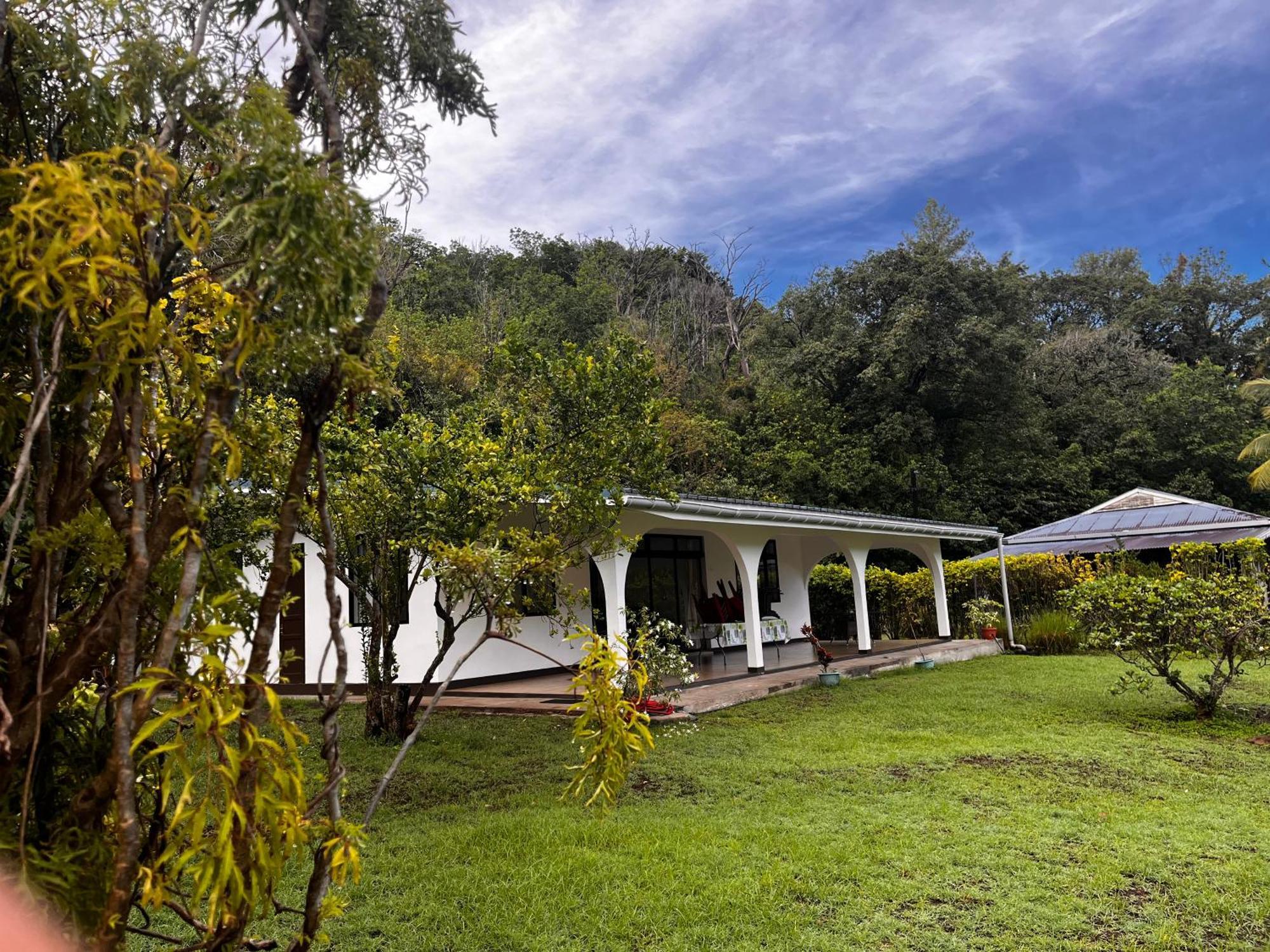 Tiki Lodge Hiva Oa Atuona Exterior photo